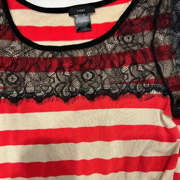 New Red and Cream striped blouse with lace size L - Picture 7 of 8
